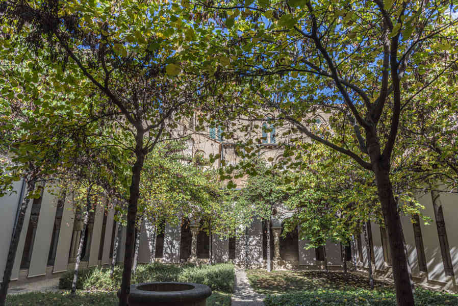 Comunidad Foral de Navarra 016 - Tudela - catedral de Santa María - claustro.jpg